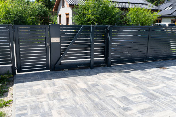 Best Local Driveway Pavers  in Crest Hl, IL